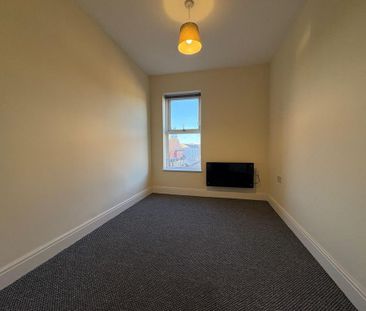 3 bedroom apartment to rent - Photo 3