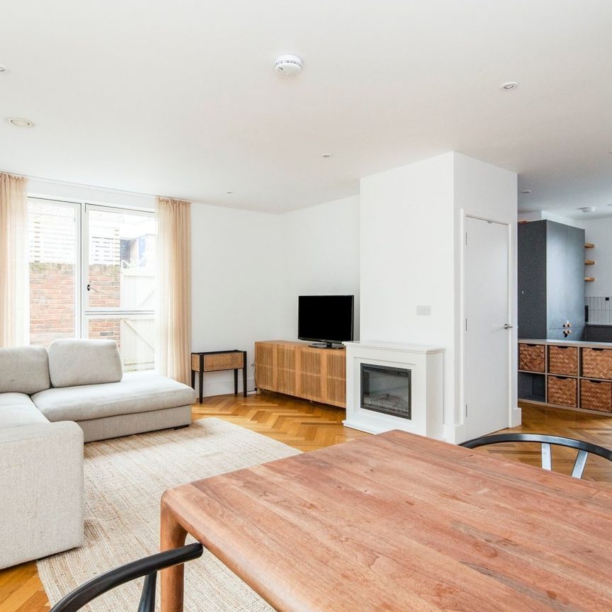 Semi-detached House to rent - Ravensdale Gardens, London, SE19 - Photo 1