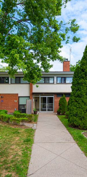 2055 - 2057 Barsuda Drive - Photo 2