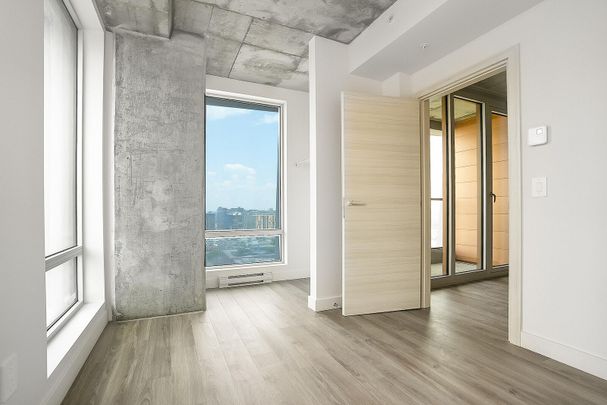From bold architecture to sweeping skyline views, Skyla is where downtown Montréal living reaches its peak — in style - Photo 1