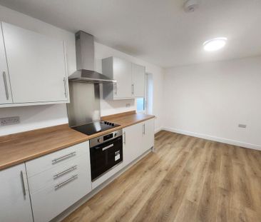 3 bedroom semi-detached house to rent - Photo 6