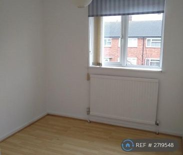 3 bedroom semi-detached house to rent - Photo 4