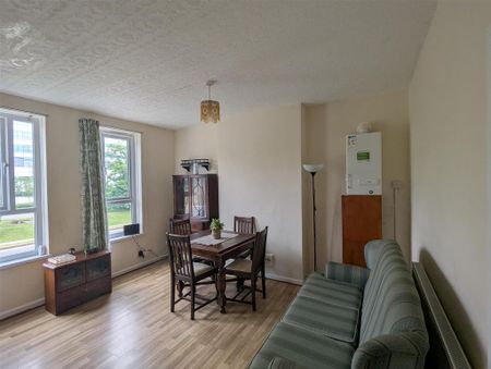 1 bedroom flat to rent - Photo 2