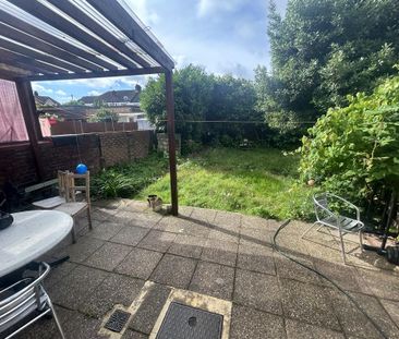 House share to rent - Photo 2