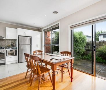 LIGHT, BRIGHT AND GREAT LOCATION - Photo 1