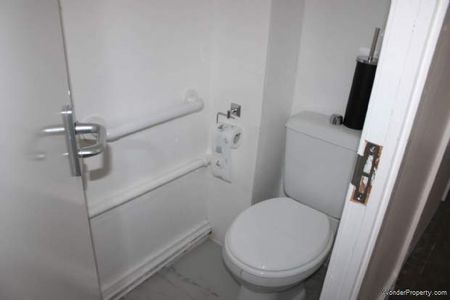 4 bedroom property to rent in Peterlee - Photo 4