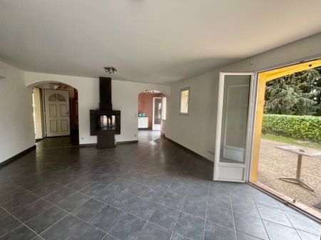 Location Maison 4 pièces 88m² TOURRETTE LEVENS 06690 - Photo 2