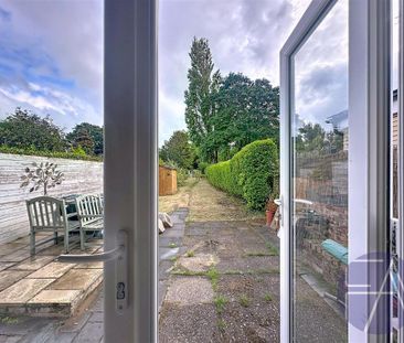3 bedroom semi-detached house to rent - Photo 2
