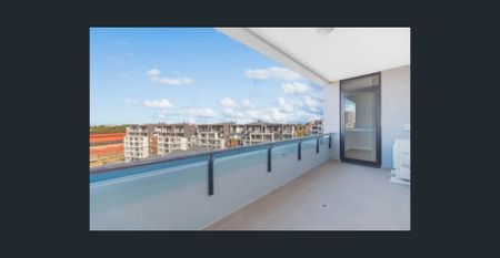 Modern 2 Bedroom 1.5 Bathroom Apartment | Ducted A/C - Photo 2