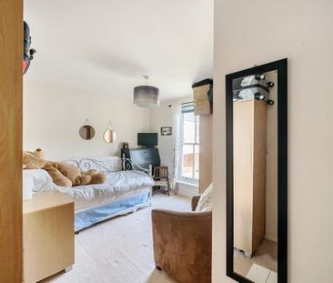 3 bedroom apartment to rent - Photo 4