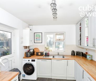 3 bedroom semi-detached house to rent - Photo 4
