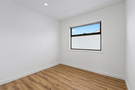 New Townhouse for lease - Photo 3