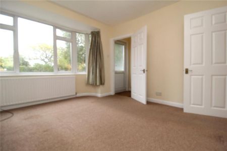2 bedroom semi-detached house to rent - Photo 2