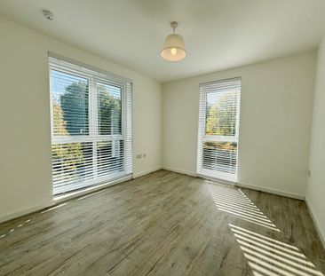 2 bed flat to rent in Dennis Davison Place, Coventry, CV4 - Photo 4