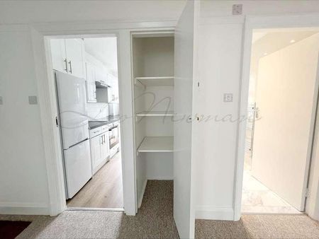 Great Ormond Street, Bloomsbury, WC1N - Photo 2