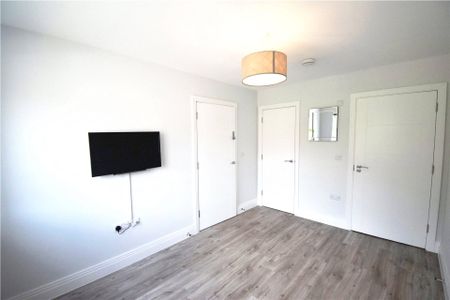 1 bedroom sharedAccommodation in Robins Cottages, Bracknell - Photo 5