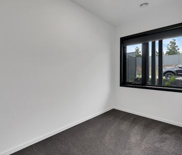 3 Jules Way, Pakenham VIC 3810 - House For Rent | Domain - Photo 5