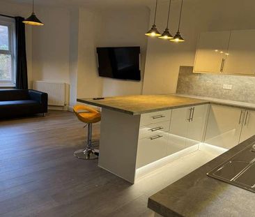 Bedroom First Floor Flat In Meyrick, BH3 - Photo 3