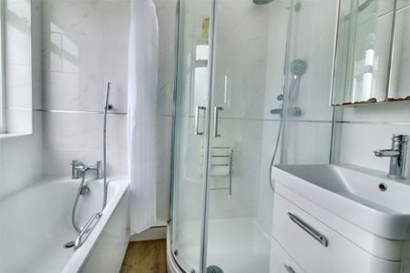 Girton Avenue, Kingsbury, NW9 - Photo 3