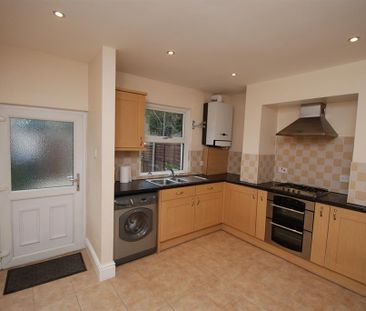 2 bedroom terraced house to rent - Photo 4