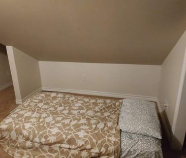 133 Colborne Street - 4 Bed, 2 bath - STUDENT HOME - Photo 3