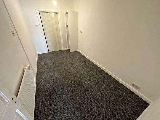 Francis Road, Hounslow, TW4 - Photo 1