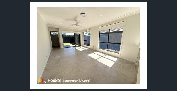 FRESH, MODERN & MOVE IN READY - Photo 1