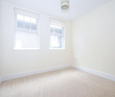 2 bedroom property to rent - Photo 3