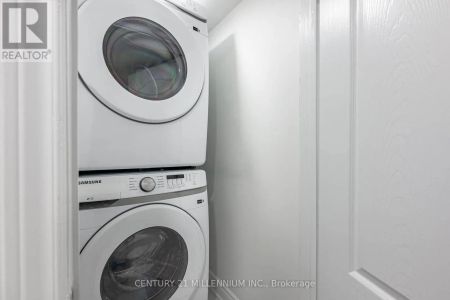 321 HOWARD CRESCENT - Photo 4