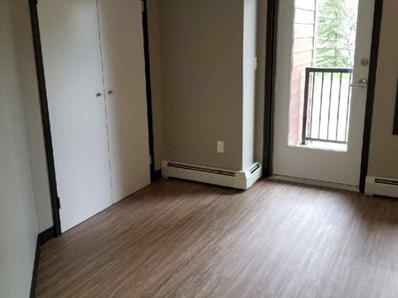 Thoughtfully Designed Accessible Housing for Low-Income Living in Red - Photo 2