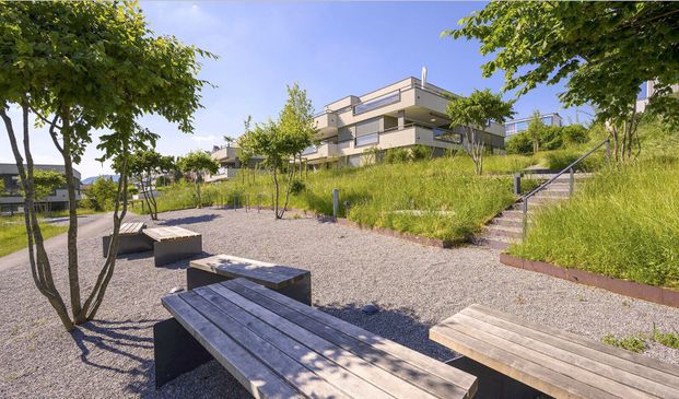 Gehobene 4½-Zimmer-Wohnung mit herrlicher Panoramasicht im Felmispark - Photo 1