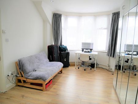 1 bedroom flat to rent - Photo 2