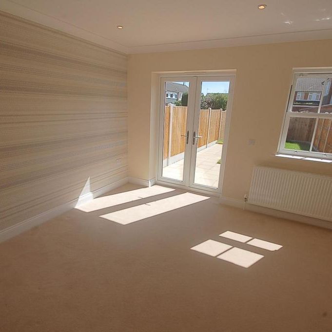 3 bedroom terraced house to rent - Photo 1