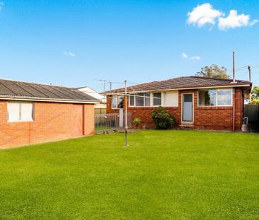 4 Attlee Place, Winston Hills NSW 2153 - House For Rent | Domain - Photo 4