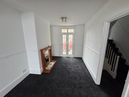 3 bedroom terraced house to rent - Photo 2