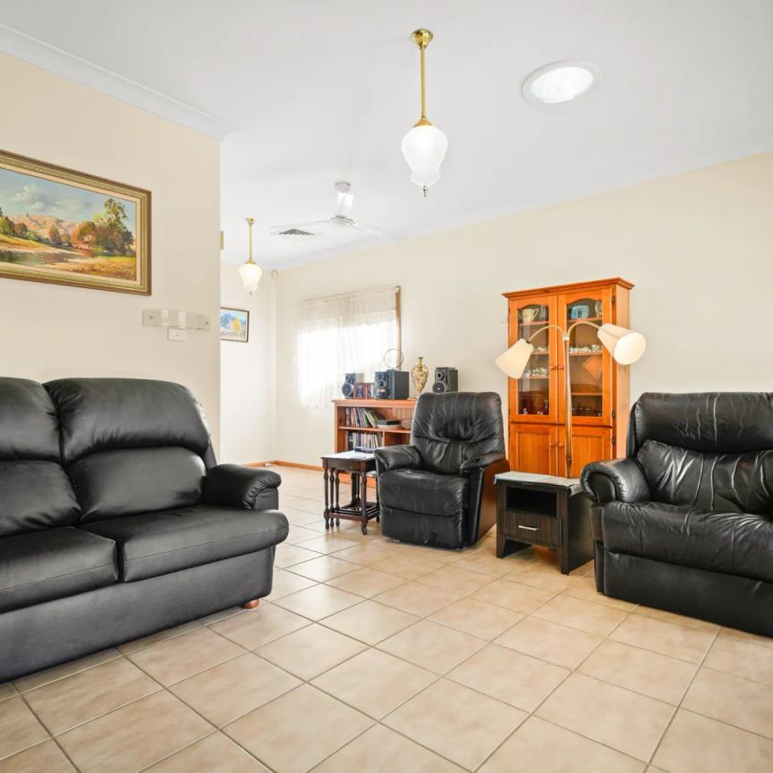 Spacious Family Home in Prime Location - Photo 1