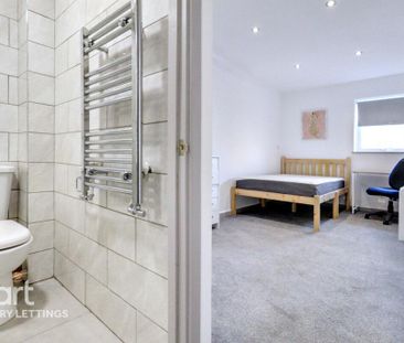 1 bedroom in a house share to rent - Photo 3