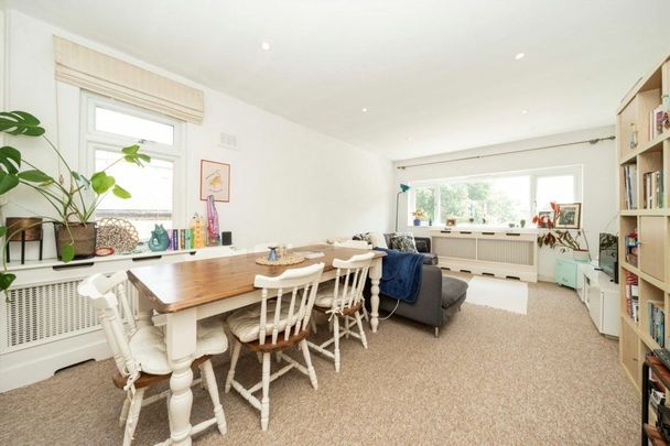 Cromwell Avenue, Highgate, N6 - Photo 1