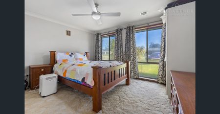 Beautifully Maintained and Recently Updated Home - Photo 5