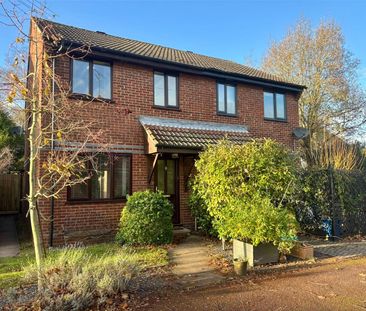 Swaledale Gardens, Fleet, Hampshire, GU51 - Photo 6