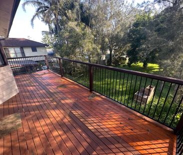 Lakeside Family Home - Photo 2