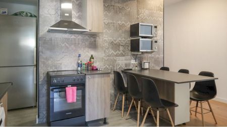 Wide and cozy room in he north of Madrid. - Photo 4