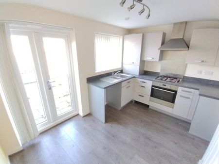 3 bedroom semi-detached house to rent - Photo 5