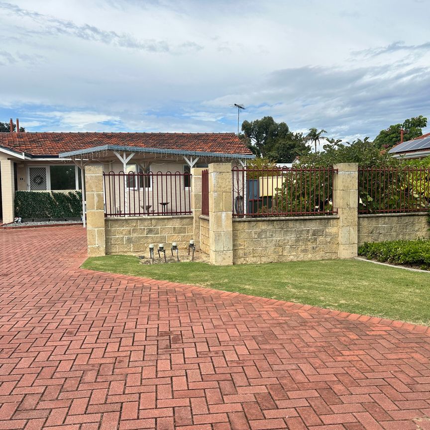 Balga - Photo 1