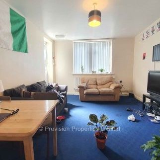 2 Bedroom Flats in Leeds - Photo 3