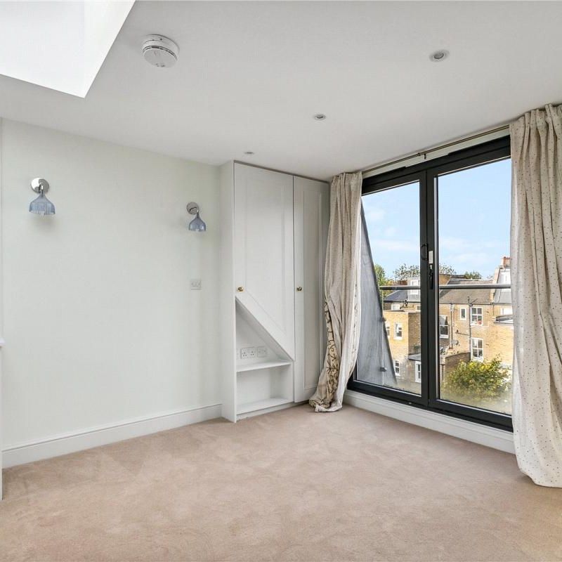 6 bedroom house in London - Photo 1