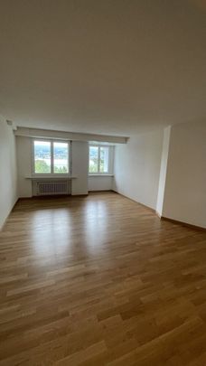 Jewelry piece is looking for a resident - Photo 1