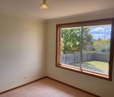 COZY FAMILY HOME ON SOUTH ARMIDALE - Photo 2