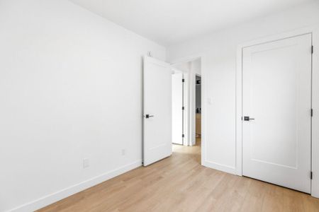 Edmonton Unfurnished townhouse Rental in Jasper Place - BRAND NEW Stunning Townhome in A+ Location, Close to Downtown & Parks and Pet Friendly! - Photo 5