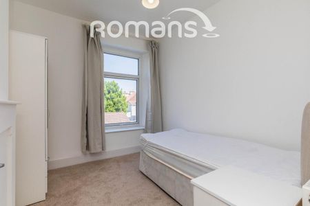 1 bedroom in a house share to rent - Photo 3